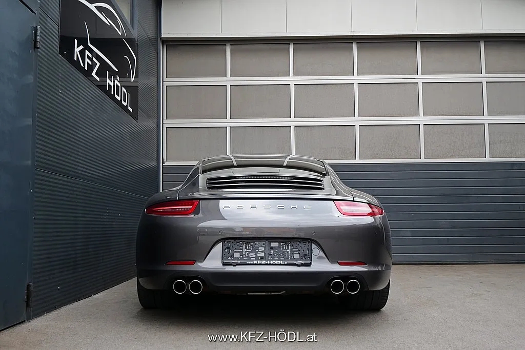 Porsche 911 Carrera S Coupé DSG Image 4