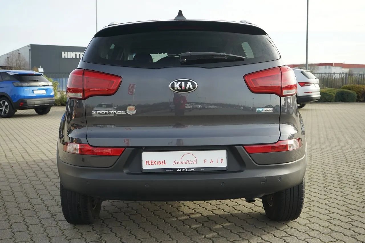 Kia Sportage 1.7 CRDi Dream Team 2WD...  Image 3