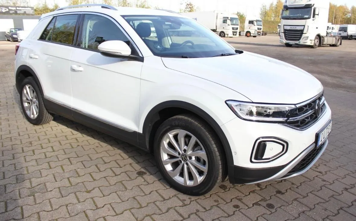 VOLKSWAGEN T-Roc 1.5 TSI ACT DSG Style Image 4