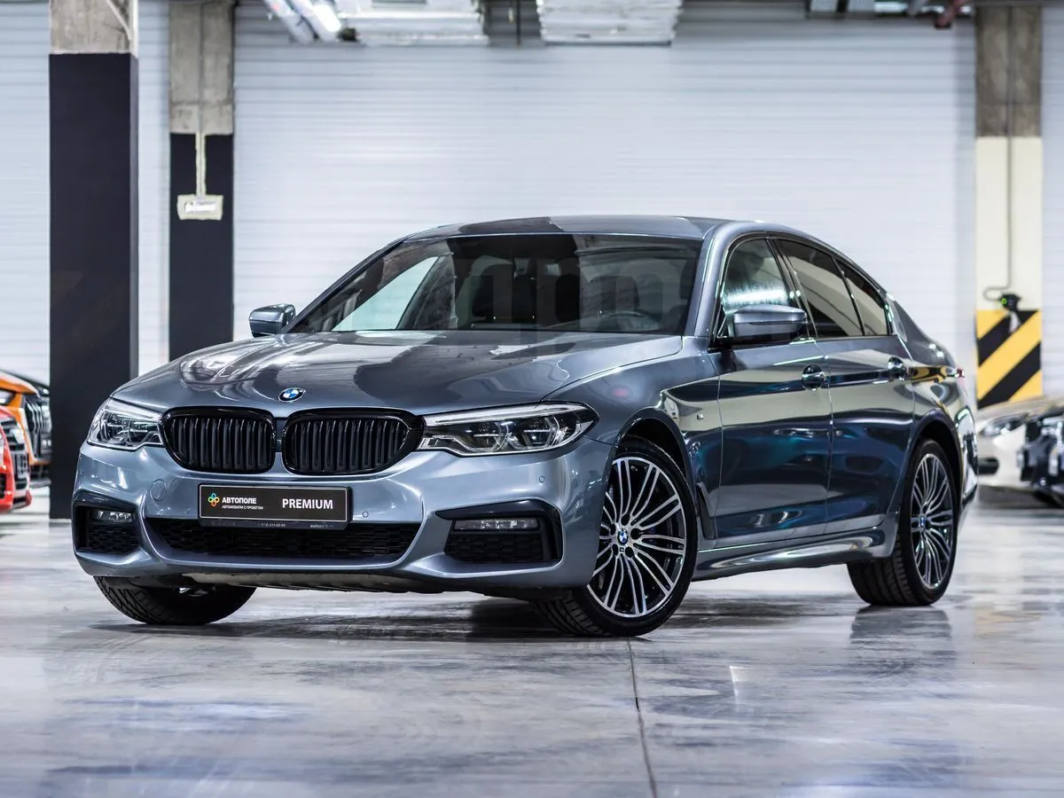 BMW 5-Series Image 2